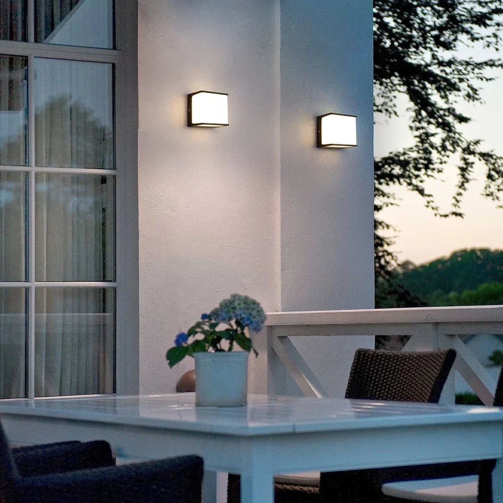 Outdoor Wall Light Cube Top & Bottom Beams Sealed
