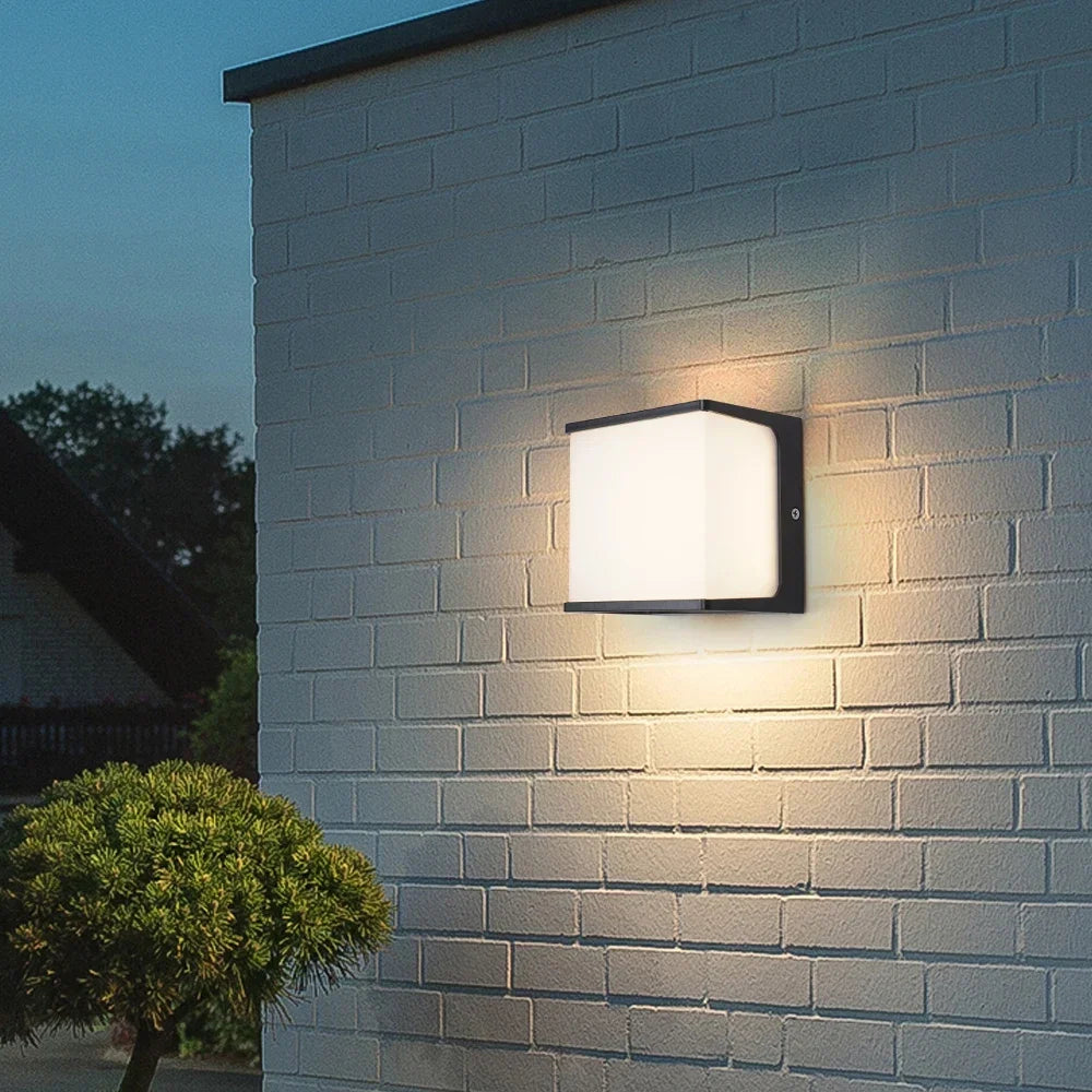 Outdoor Wall Light Cube Top & Bottom Beams Sealed