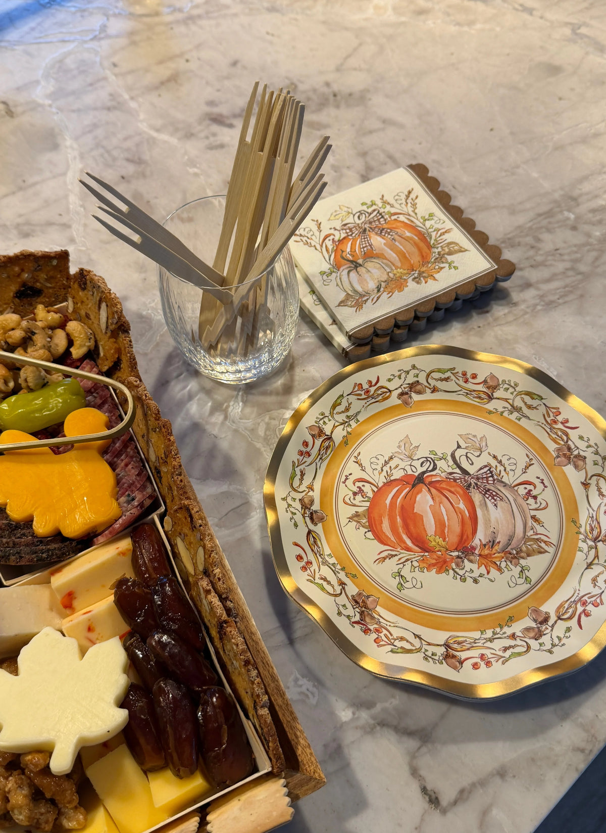 Paper Plates Heavy-Duty Harvest Design Gold Accents