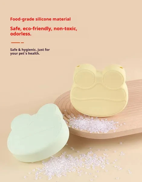 Pet Treat Pouch Food-Grade Silicone Squeeze-Open Clip-On
