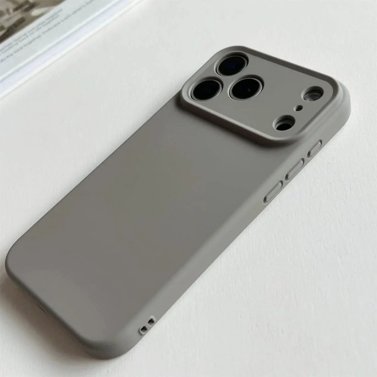 Phone Case Slim Shock-Absorbing Soft-Touch Silicone Grip