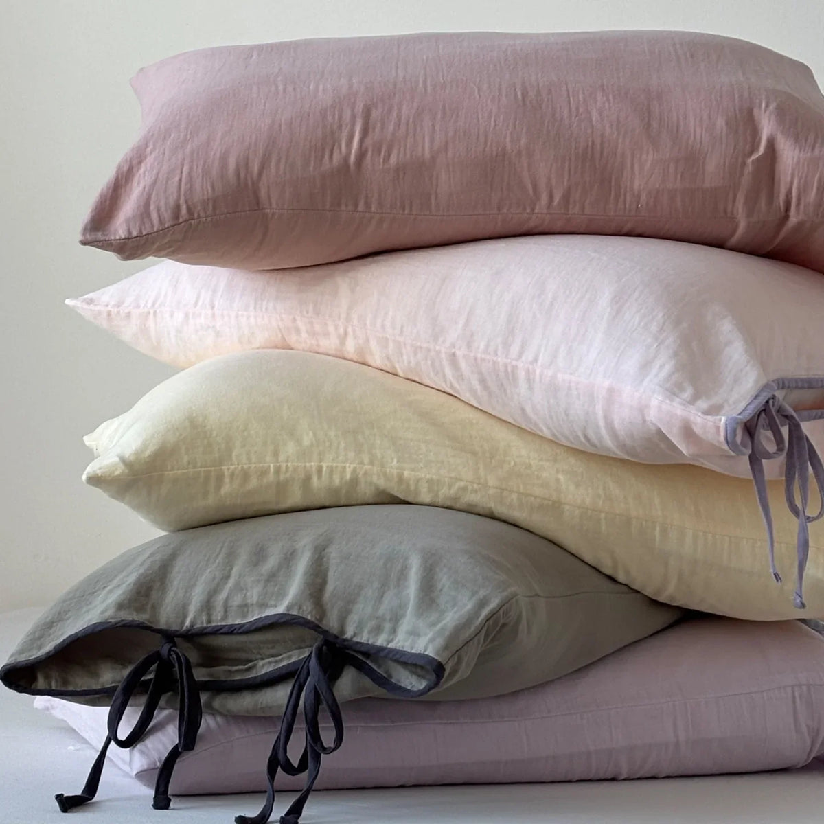 Pillowcase Set Washed Linen Look & Decorative Ties