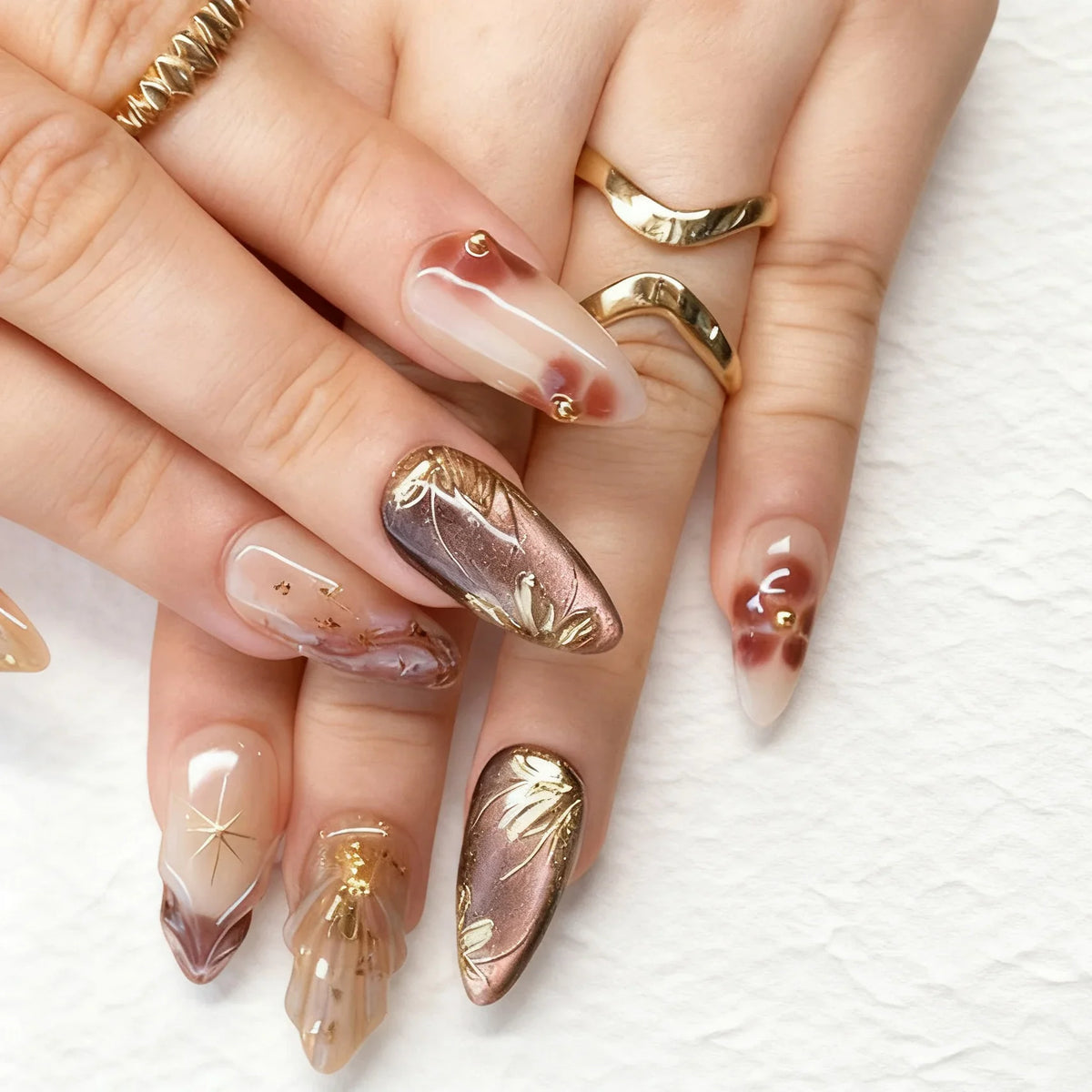 Press-On Nail Set Gold Accents & Reusable