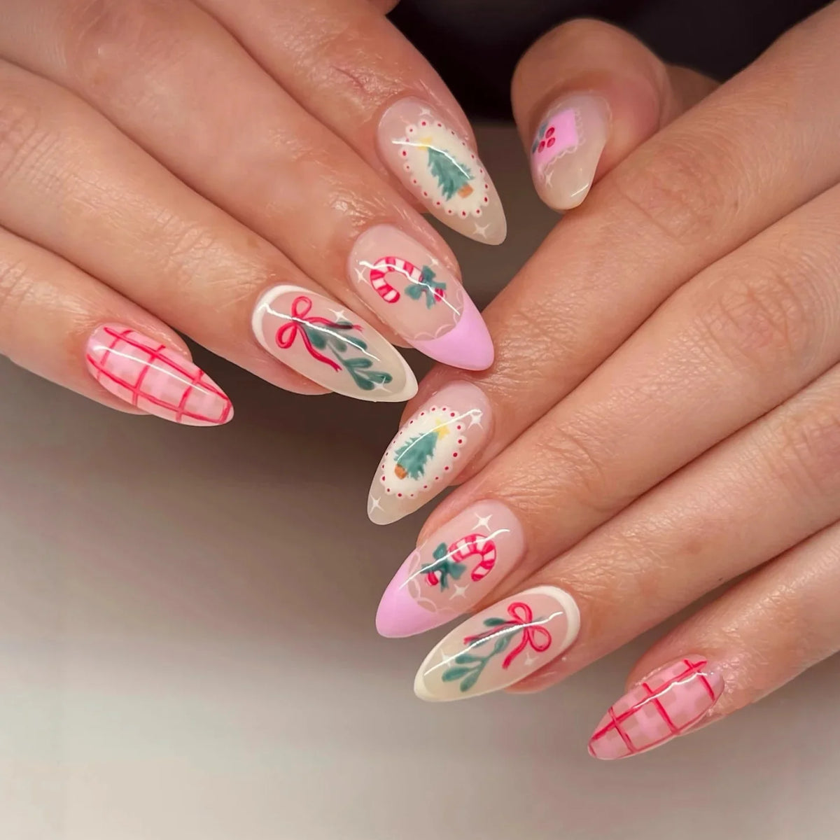 Press-On Nail Set Holiday Designs Adhesive Included