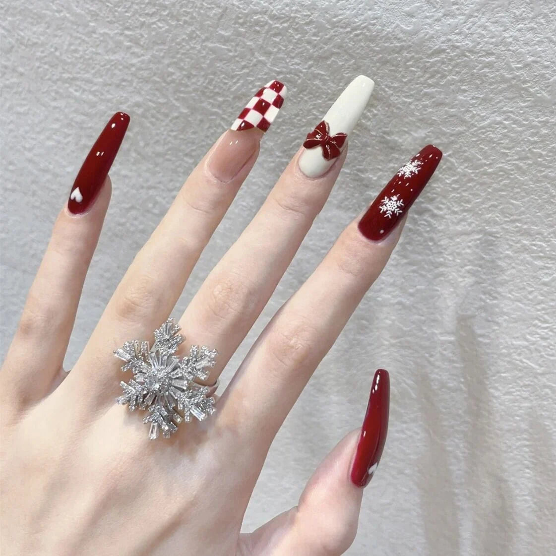 Press-On Nail Set Holiday Red Snowflake Glue-On & Multi-Size