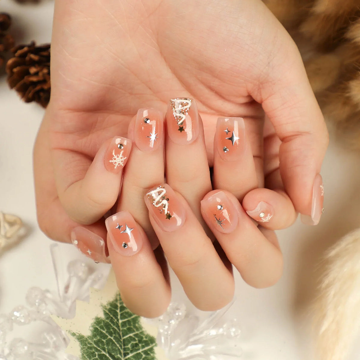 Press-On Nails Christmas Snowflake & Star Self-Adhesive & Lightweight