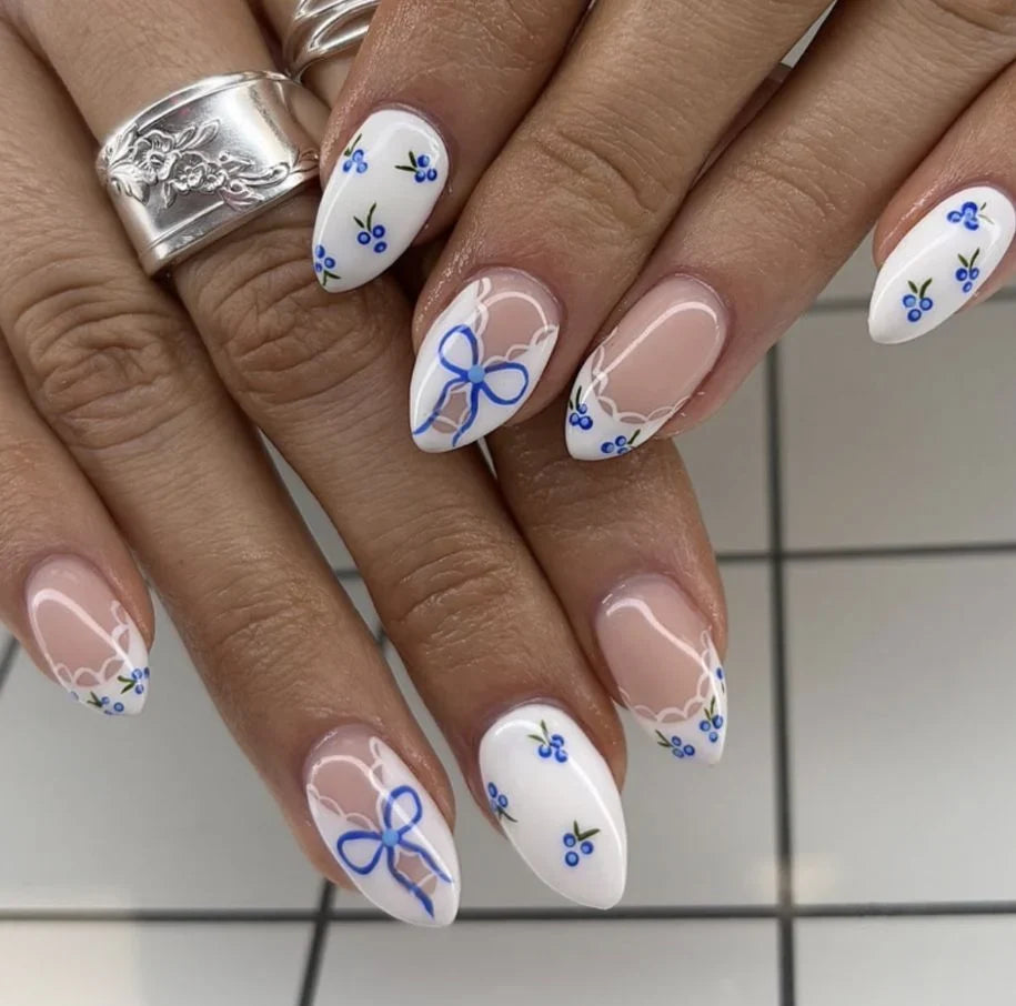 Press-On Nails Festive Designs Gel Polish & Buffing Strips