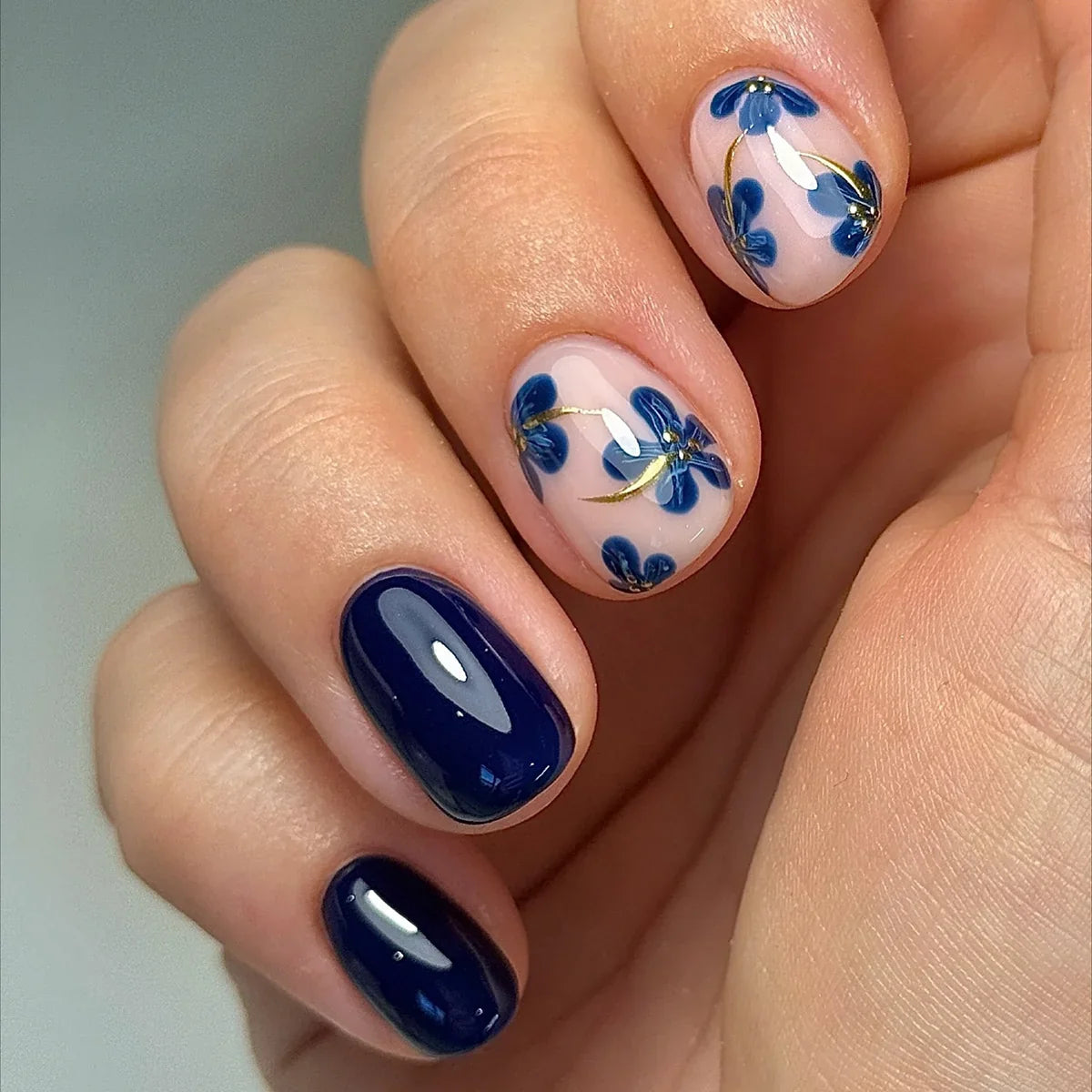 Press-On Nails Holiday Designs Peel-And-Press Reusable