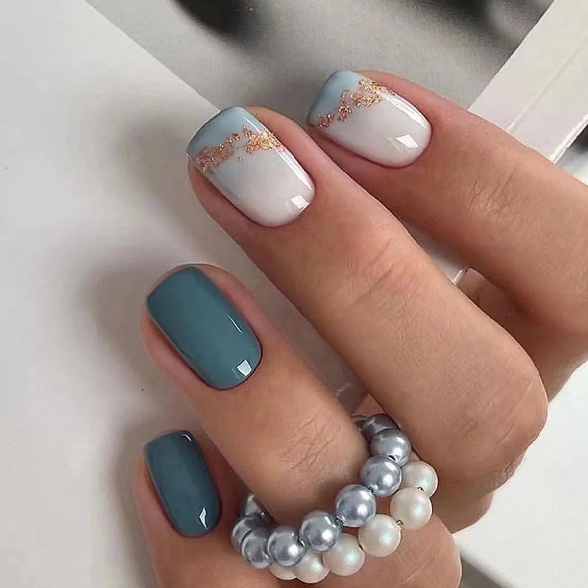 Press-On Nails Holiday Designs Peel-And-Press Reusable