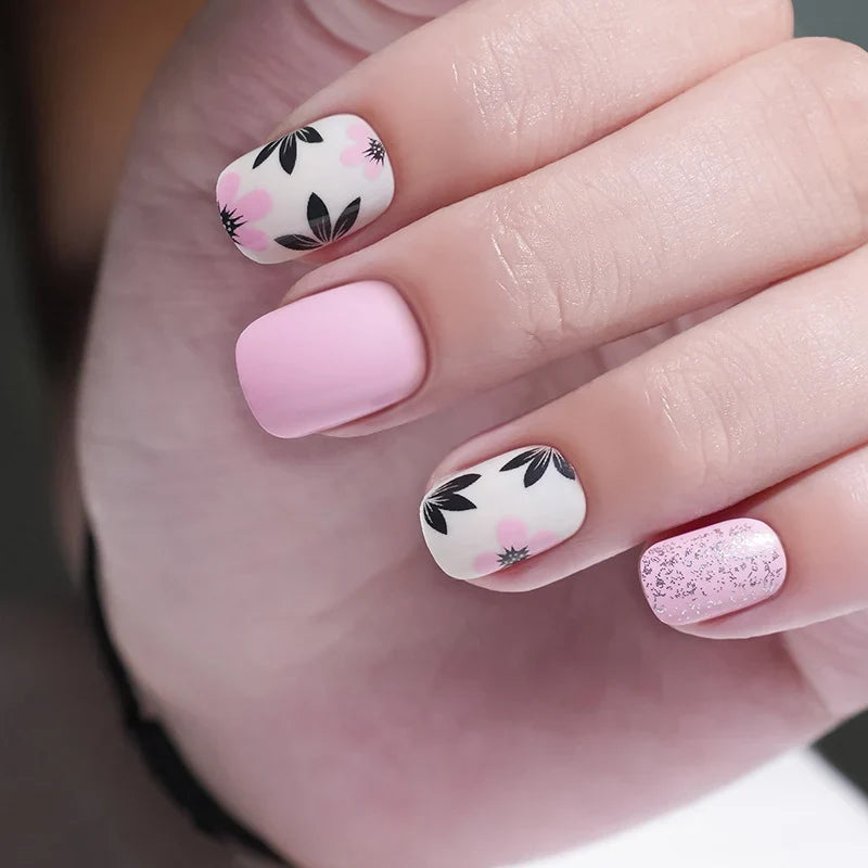 Press-On Nails Peel-And-Press Festive Designs Chip-Resistant