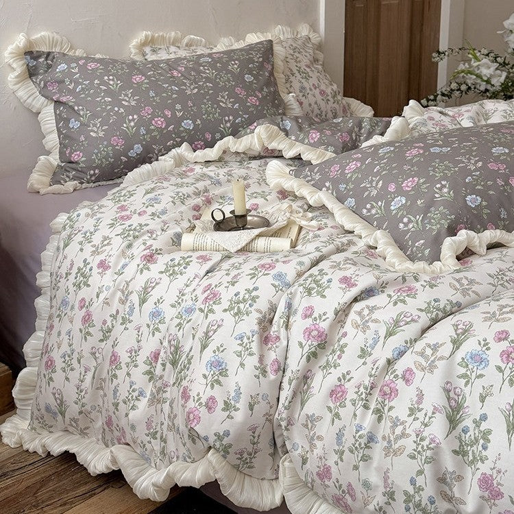 Quilt Set Reversible Vintage Floral Ruffle & Pillowcases