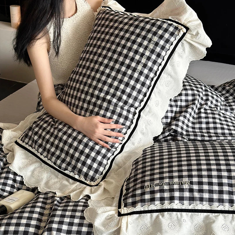 Quilted Bedding Set Cotton Blend Check Pattern