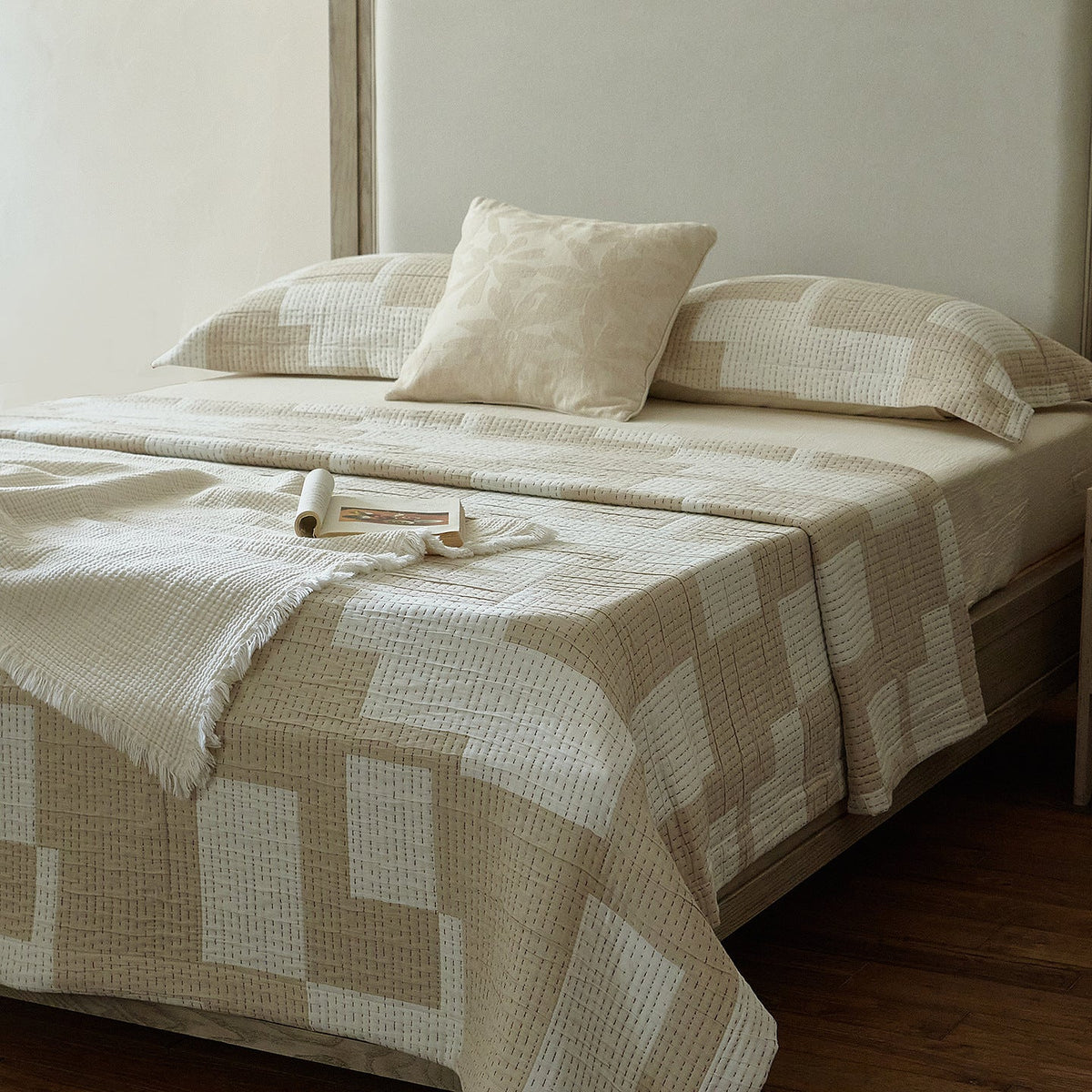 Quilted Bedspread Set Cotton Blend 91 x 94 Inches