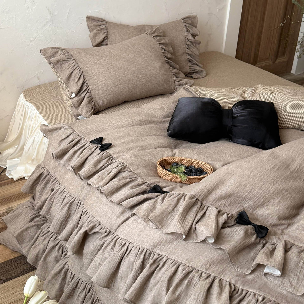 Ruffled Bedding Set Linen-Look Cotton Reversible Zipper Closure