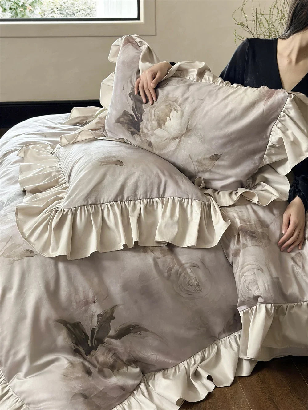 Satin Bedding Set Temperature-Regulating Silky-Matte Floral Ruffles