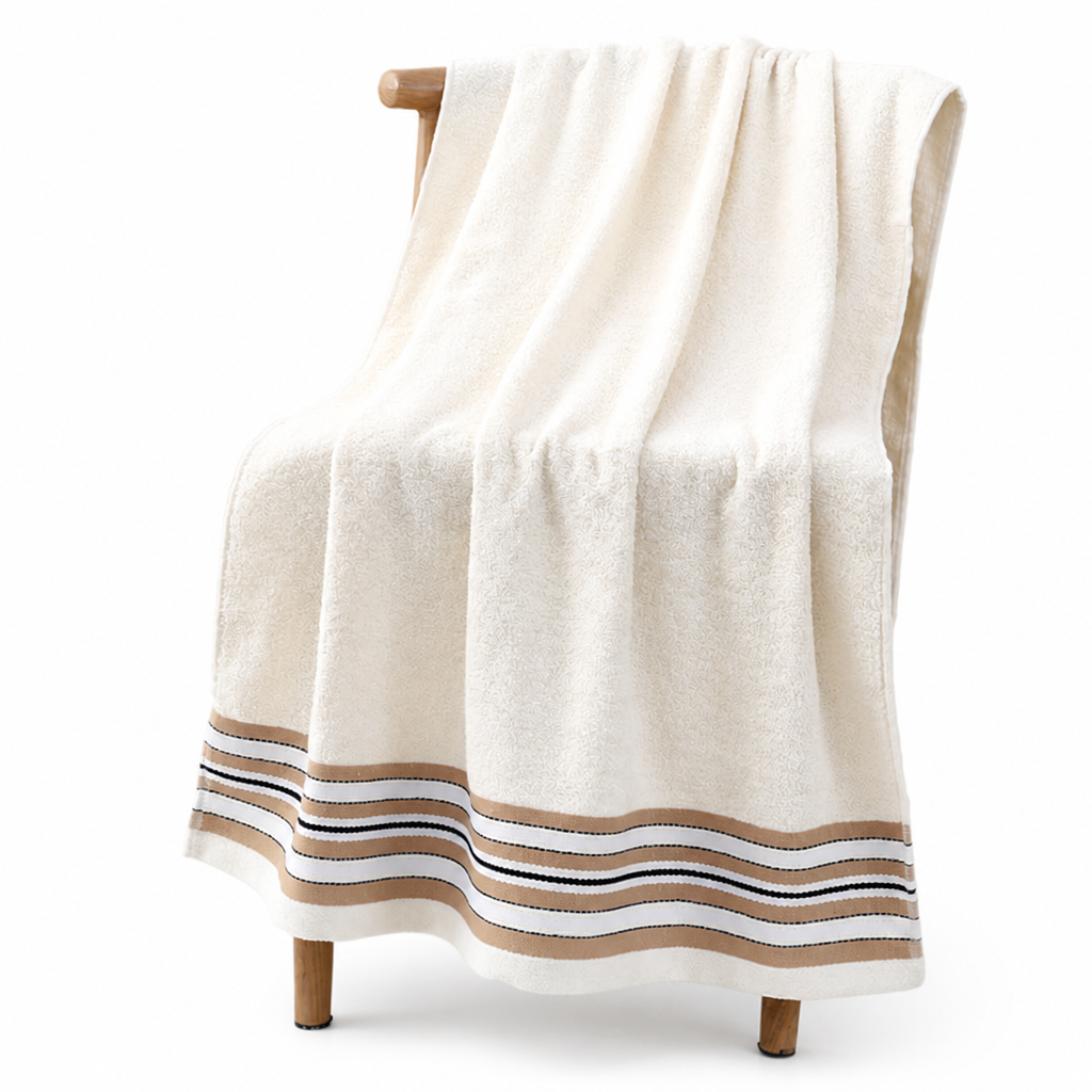 Soft Plush Nordic-Style Machine-Washable Throw Blanket