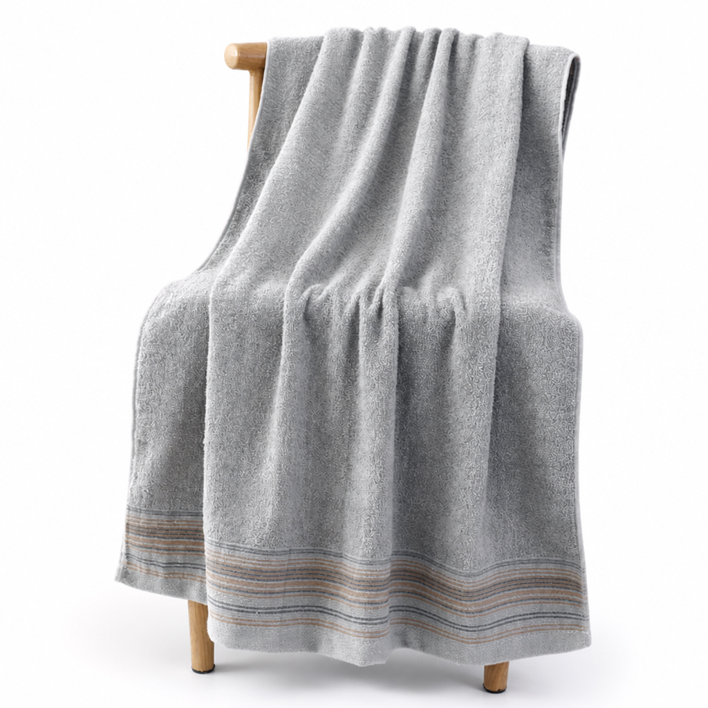 Soft Plush Nordic-Style Machine-Washable Throw Blanket
