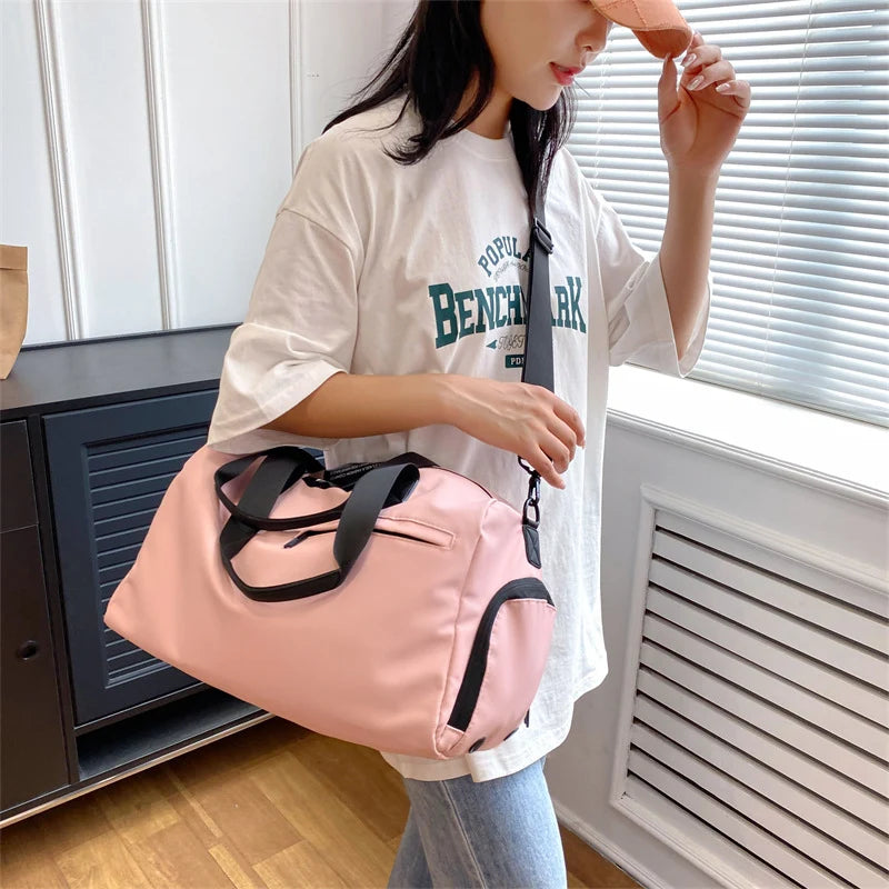 Sports Duffel Bag Water-Resistant Multiple Pockets & Adjustable Strap