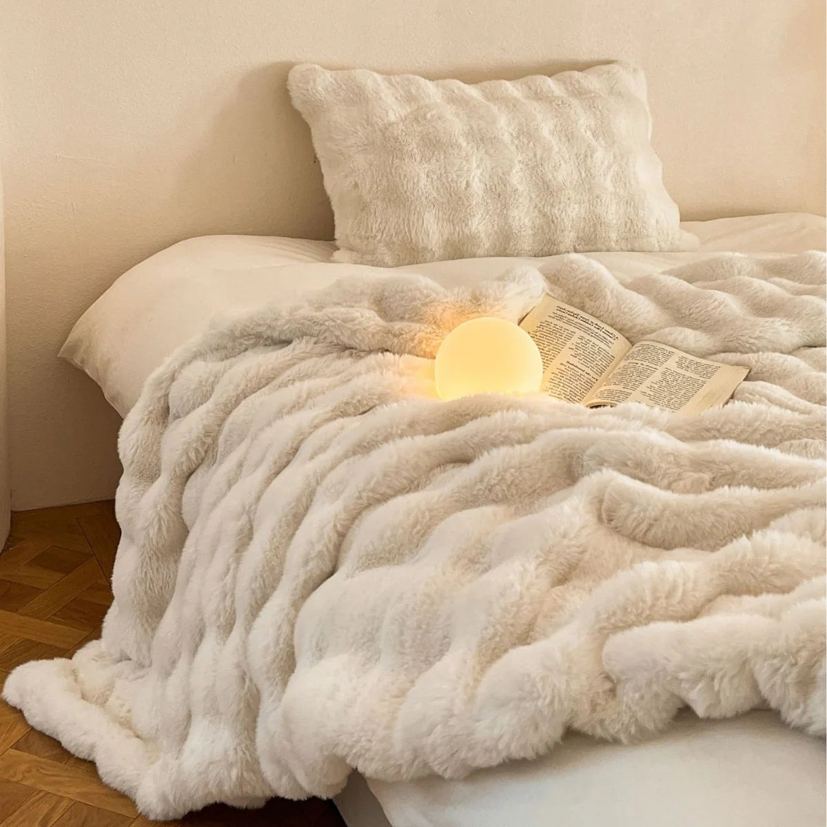Throw Blanket Milk-Fiber Fleece Lightweight & Heat-Retaining