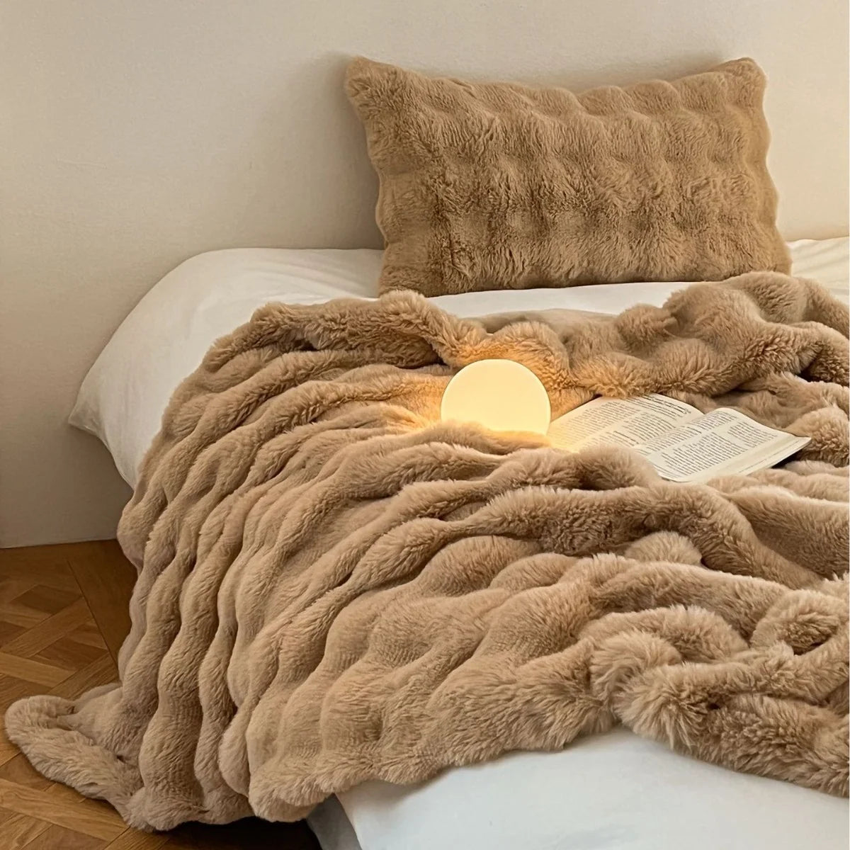 Throw Blanket Milk-Fiber Fleece Lightweight & Heat-Retaining