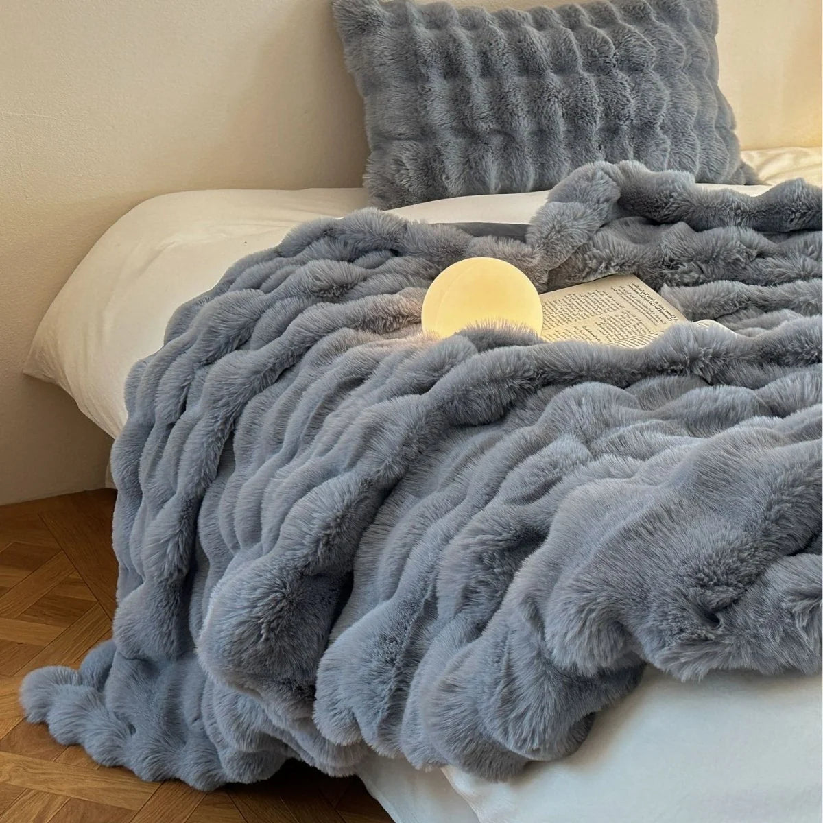 Throw Blanket Milk-Fiber Fleece Lightweight & Heat-Retaining