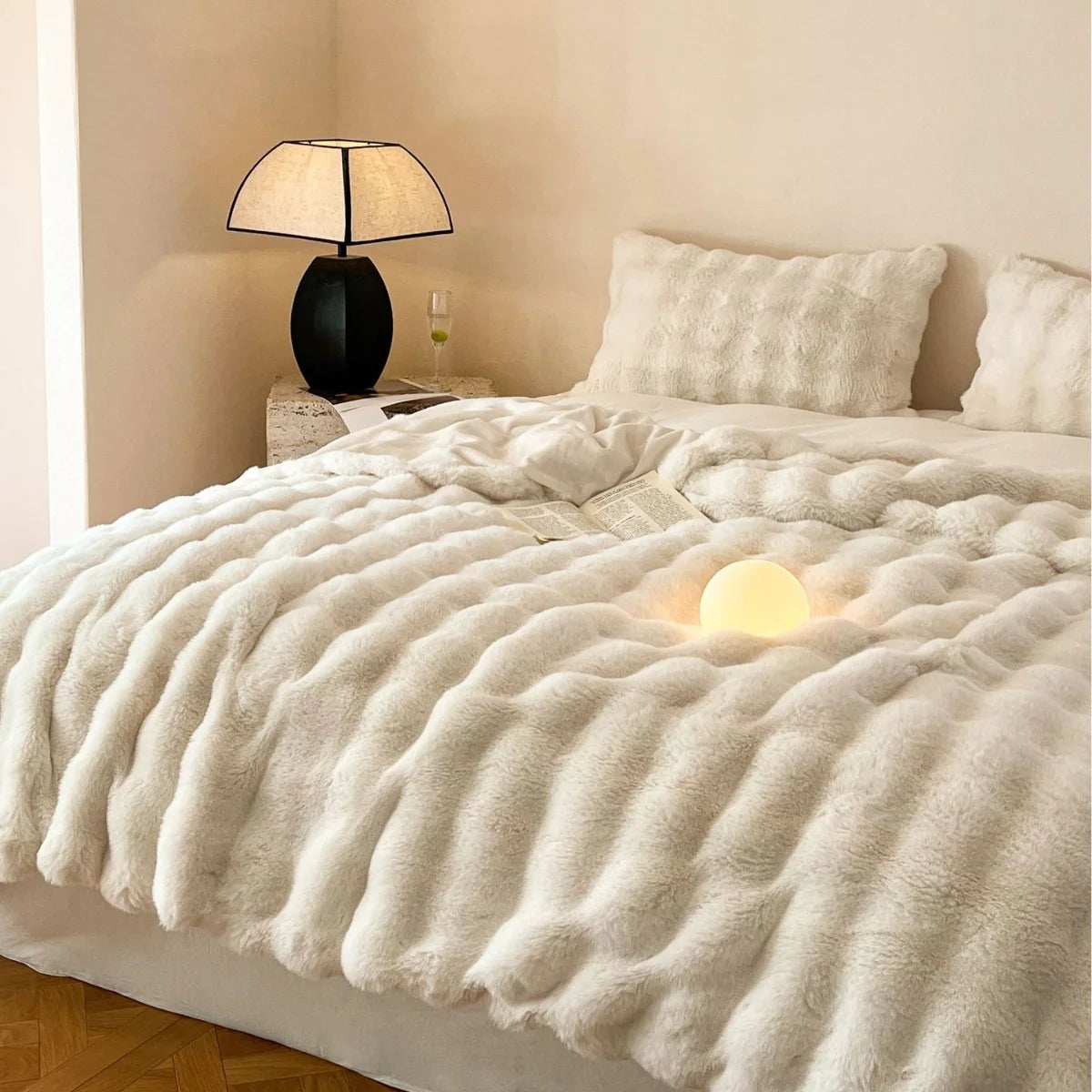 Throw Blanket Milk-Fiber Fleece Lightweight & Heat-Retaining