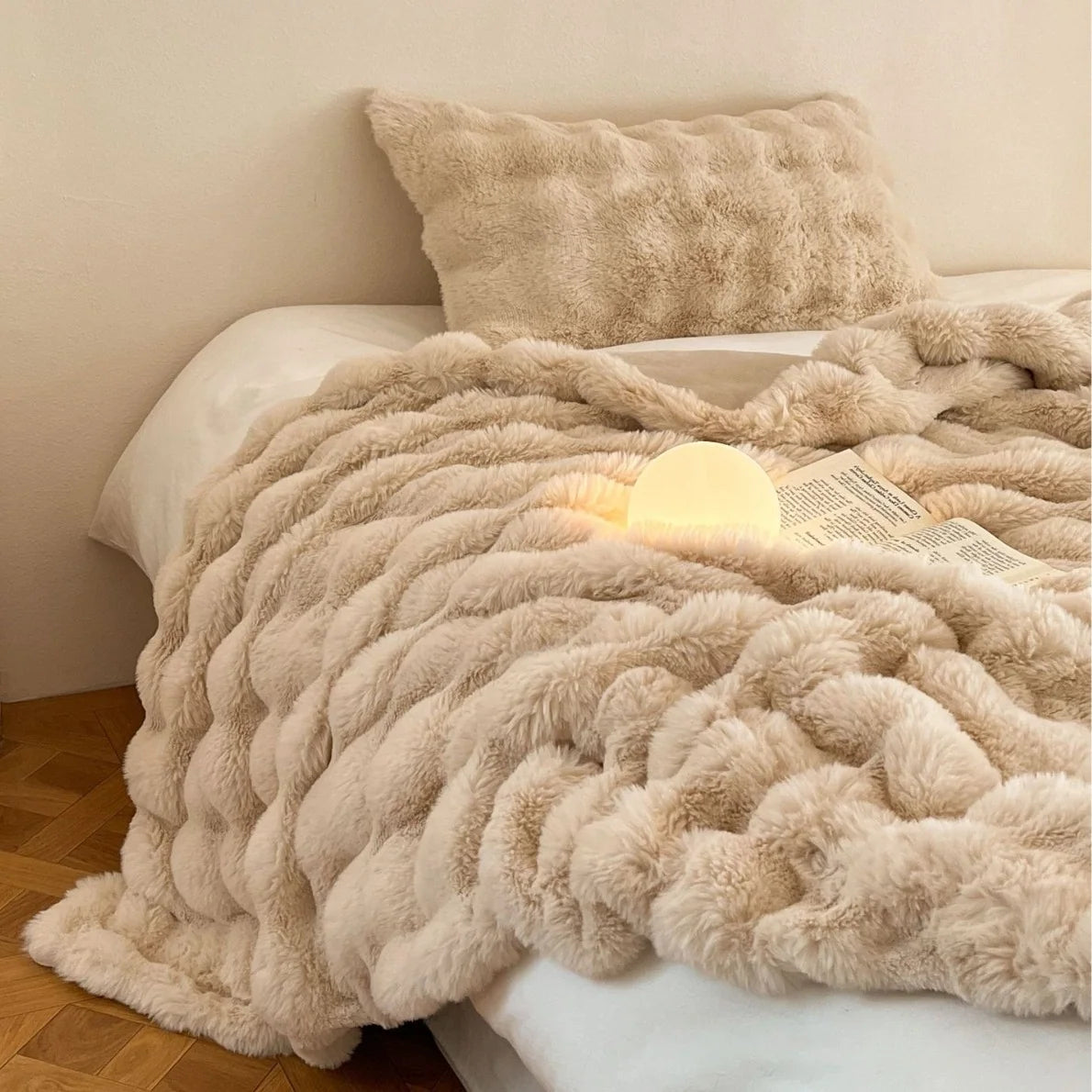 Throw Blanket Milk-Fiber Fleece Lightweight & Heat-Retaining