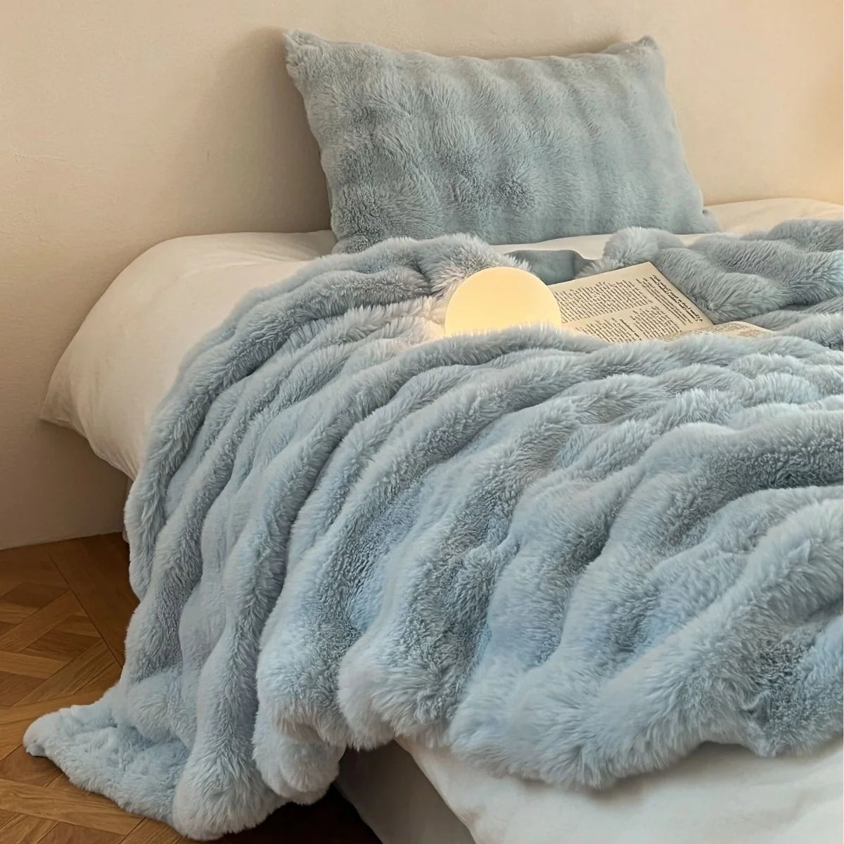 Throw Blanket Milk-Fiber Fleece Lightweight & Heat-Retaining
