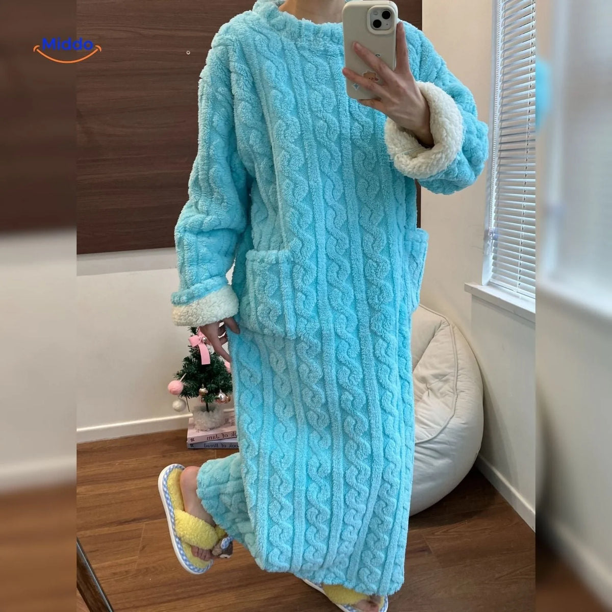 Wearable Blanket Soft Fleece Long Sleeves & Front Pockets