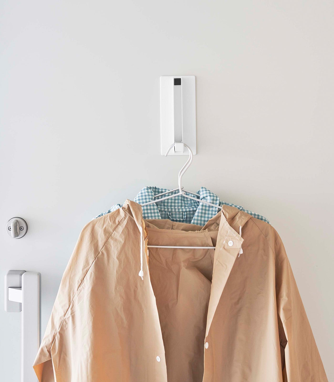 Space-Saving Foldable Hook with Magnetic Design