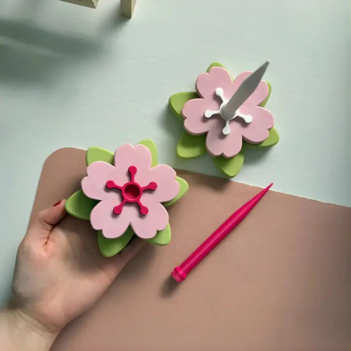 Yarn Winder for Hand-Knitting and Crocheting Projects