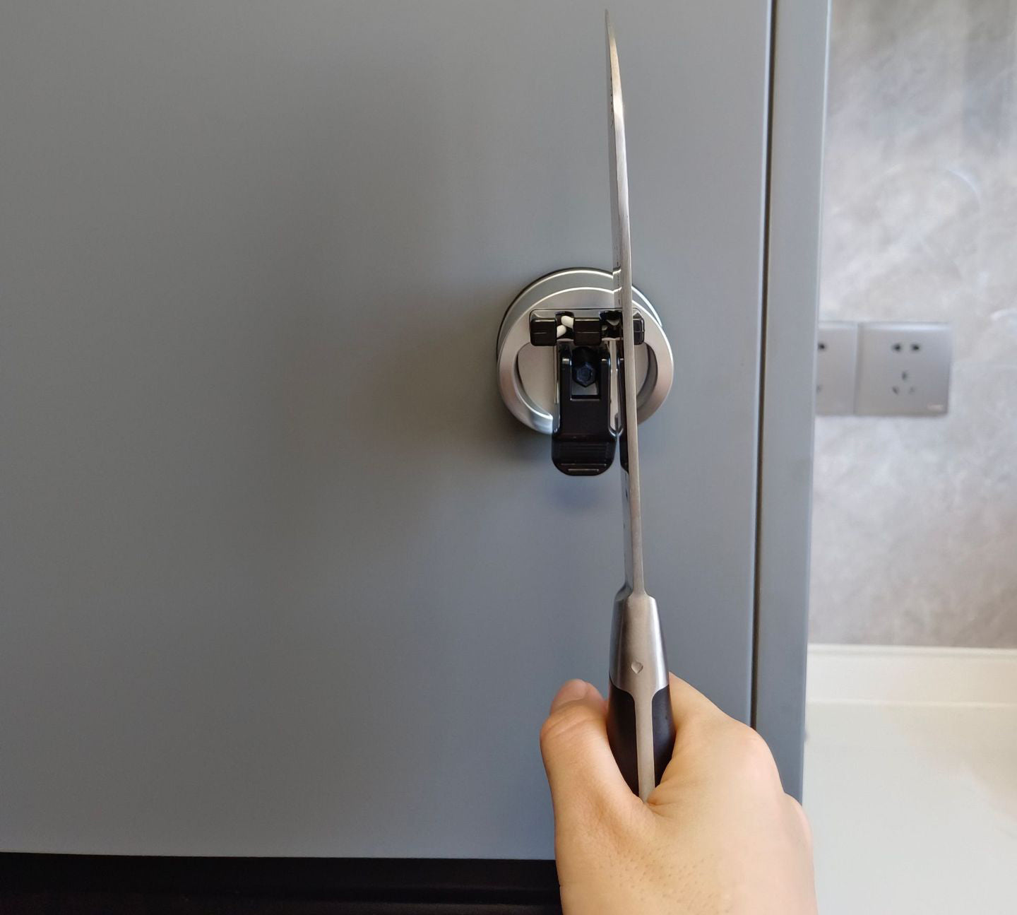 Knife Sharpener with Suction Base – Two-Stage Precision Sharpening