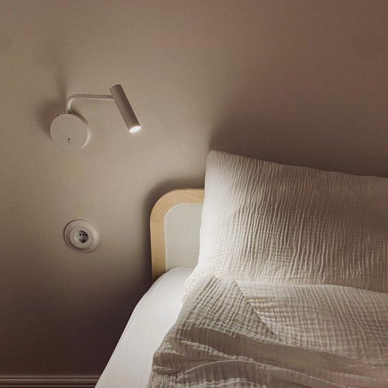 Sleek LED Wall Lamp with Flexible Arm – Stylish Indoor Lighting