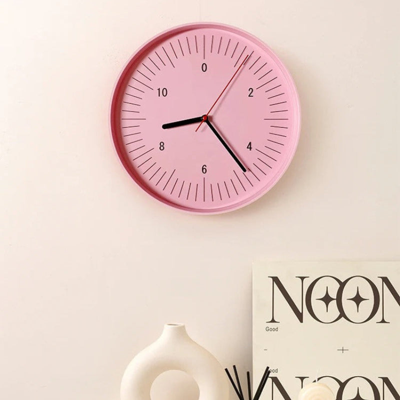 Chic Round Wall Clock - Lightweight Modern Timepiece