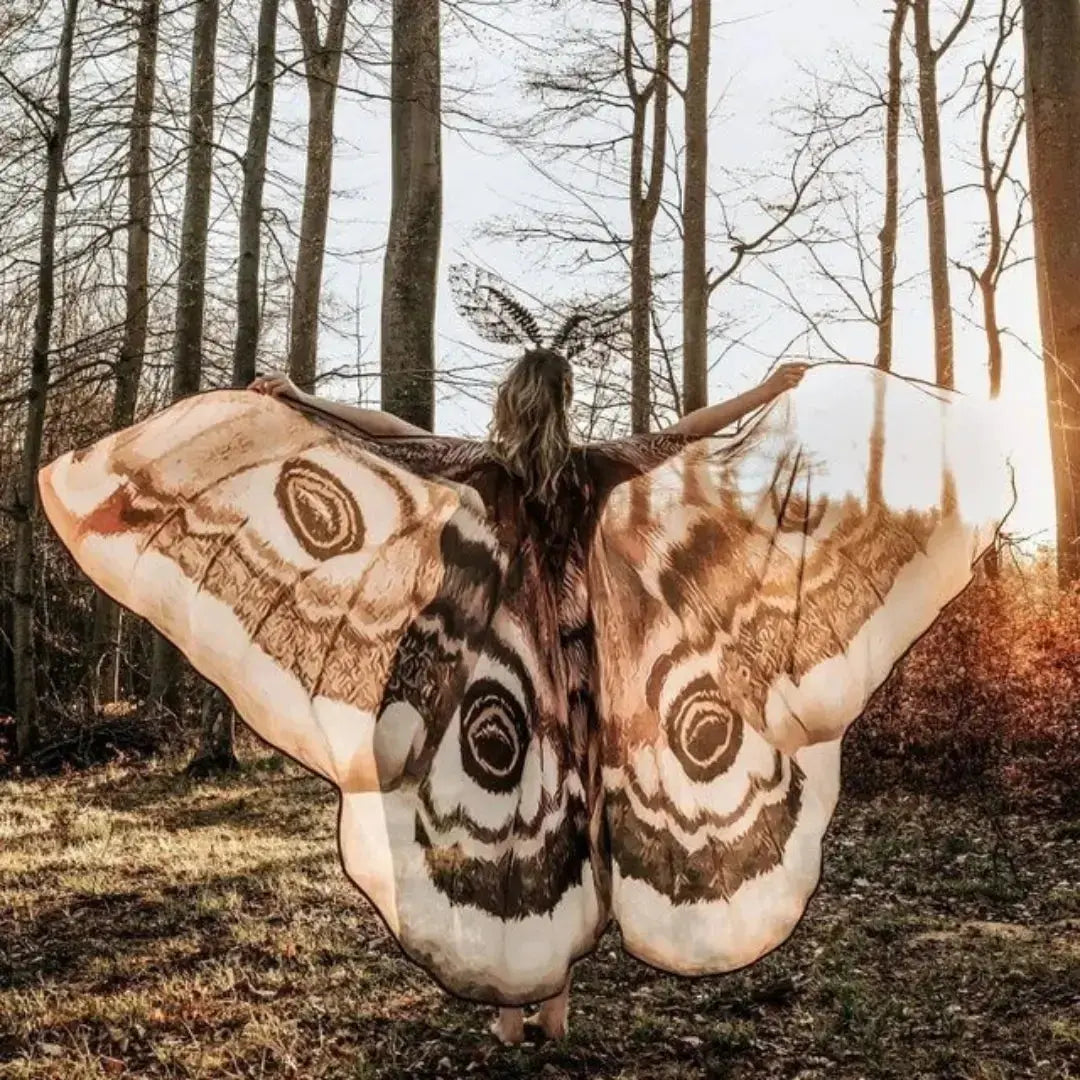 Elegant Grey Moth Cloak – Enchanting Attire for Any Occasion