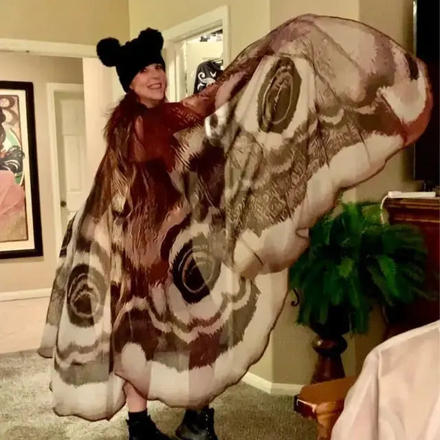 Elegant Grey Moth Cloak – Enchanting Attire for Any Occasion