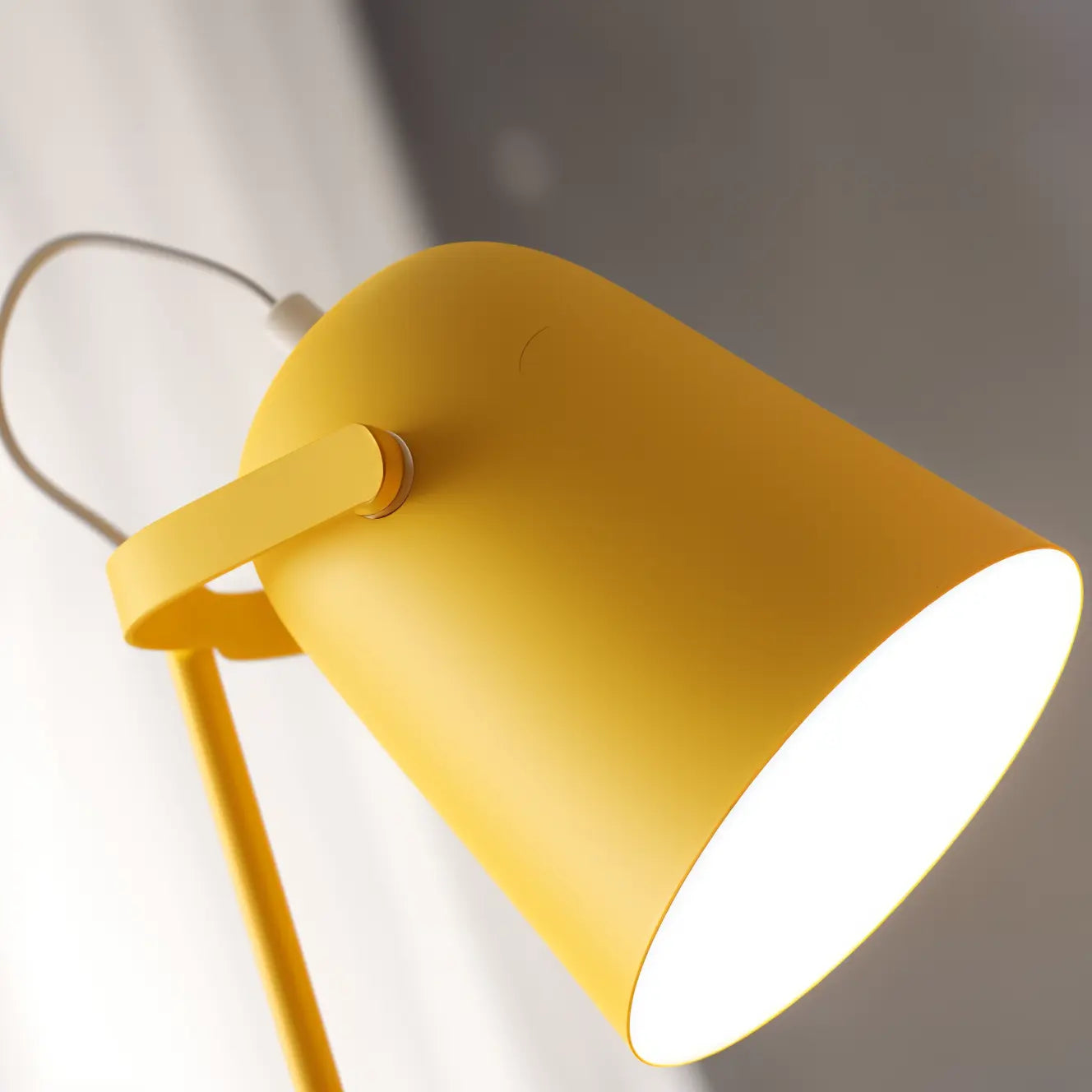 Adjustable Shade Table Lamp in Nordic Design