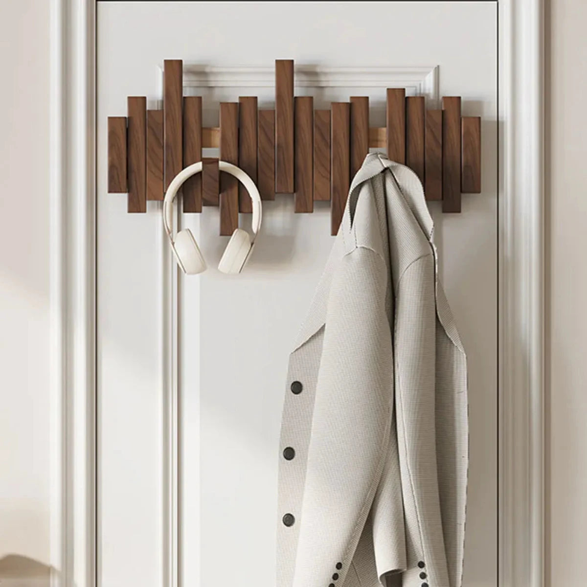 Chic Wooden Wall-Mounted Coat Organizer with 5 Hooks