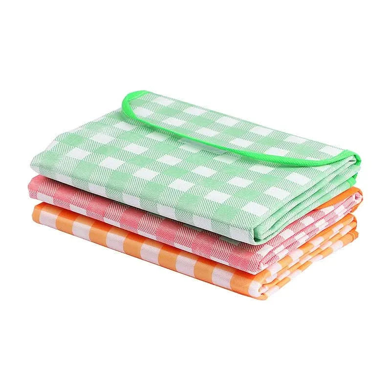 Spacious Outdoor Beach Blanket for Family Gatherings and Travel