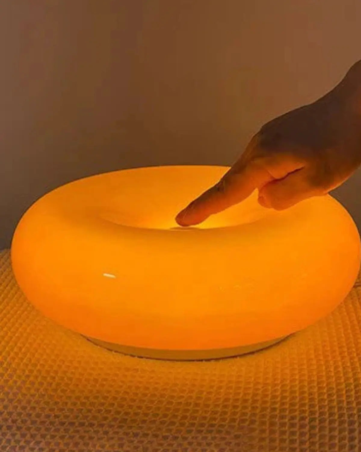 LED Table Lamp in Donut Shape – Soft Orange & White Light, 30 × 30 cm