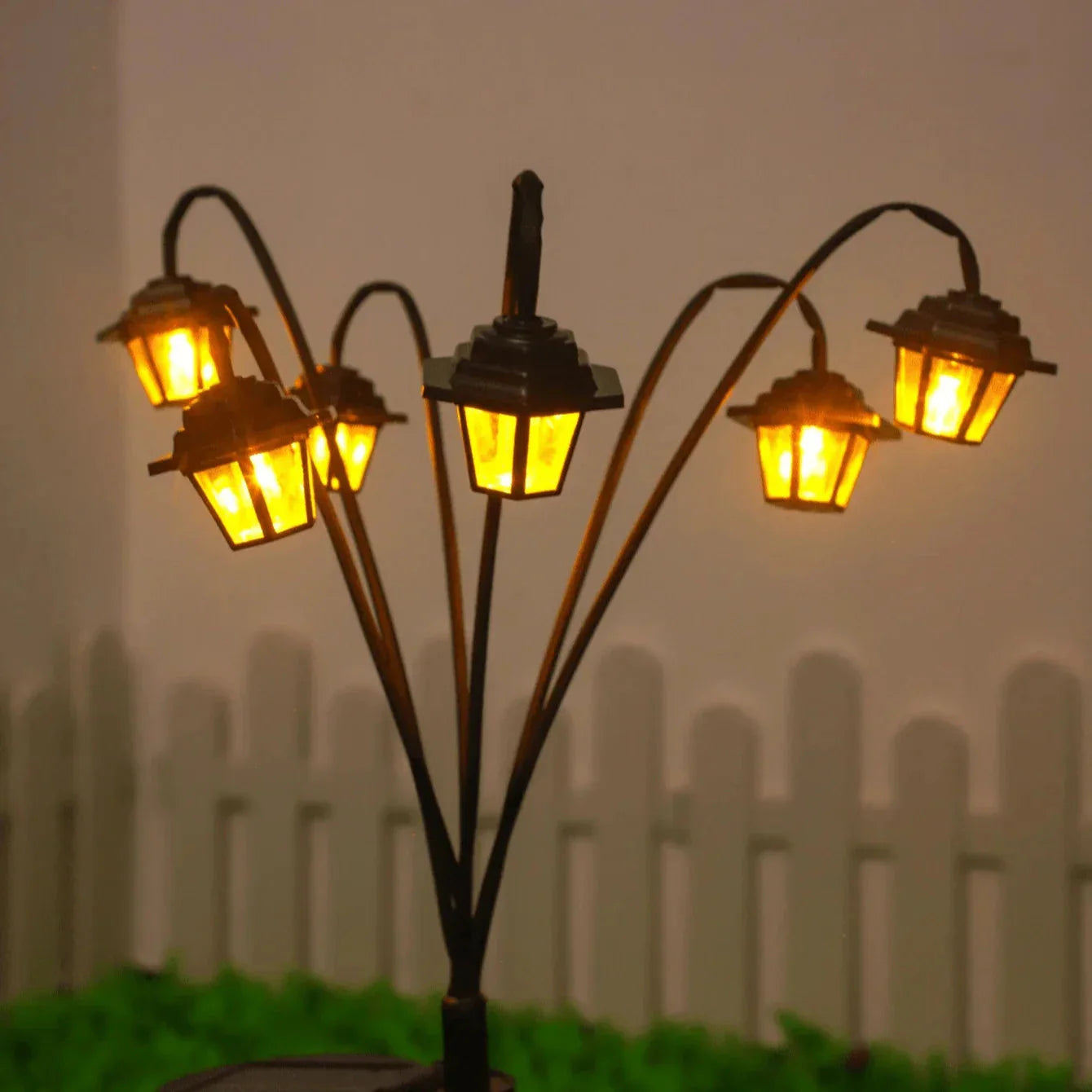 6 LED Lights Solar-Powered Garden Lantern in Retro Style