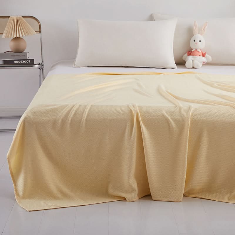 Lightweight Summer Quilt Made from Bamboo Fiber for Comfort