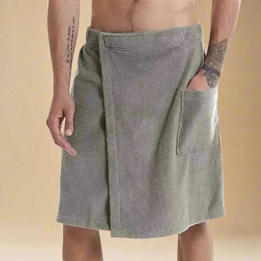 Towel Wrap for Bathing with Velcro Fastening and Storage Pocket