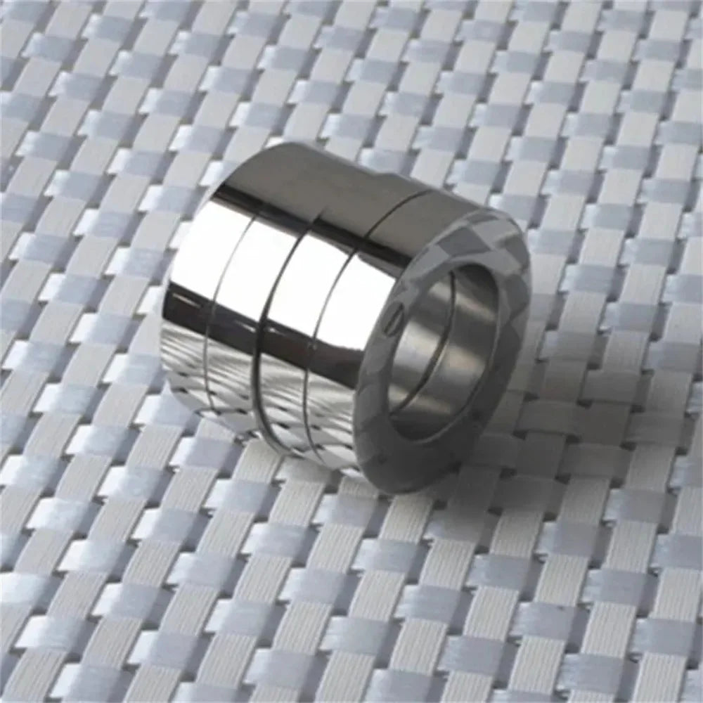 Self-Defense Ring in Stainless Steel | Foldable and Rotatable for Emergencies
