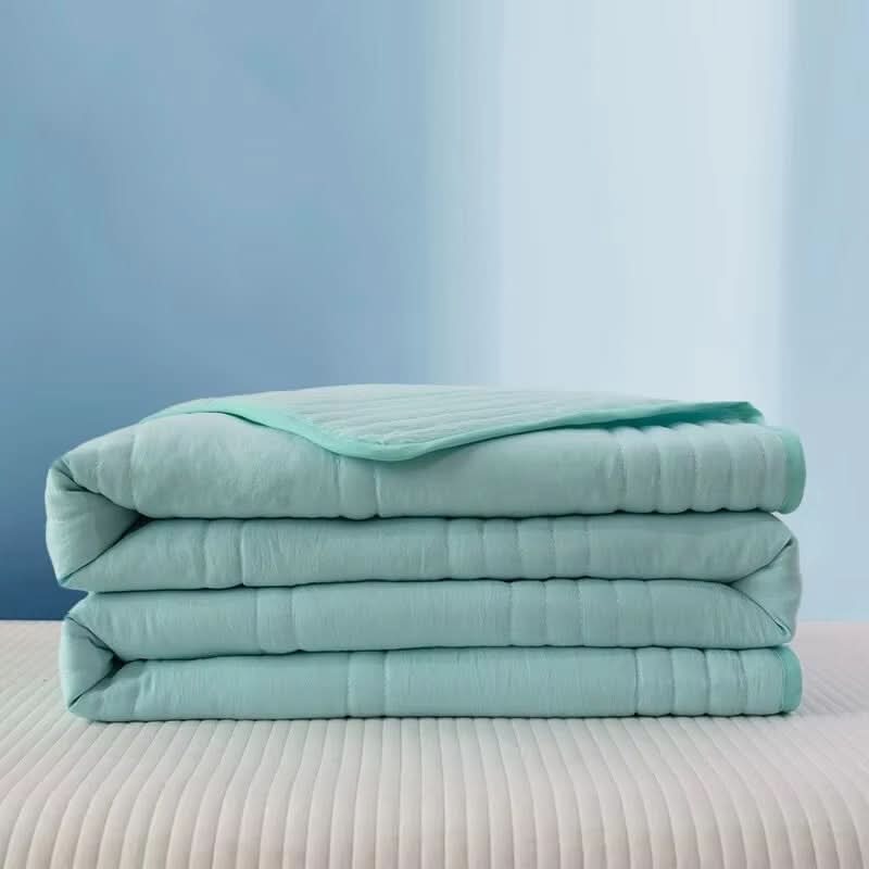 Lightweight Cooling Blanket – Soft and Breathable Fabric