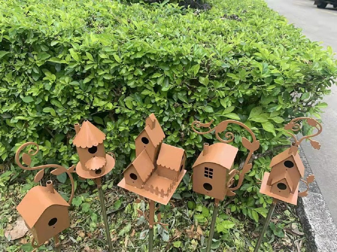 Handcrafted Garden Stake Birdhouse – Decorative Metal Feeder Sculpture for Outdoor Spaces
