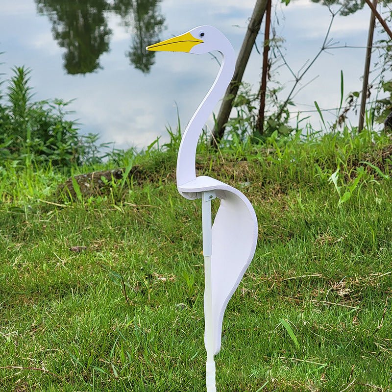 Garden Spinning Bird Decoration with Swivel Hook and Steel Build