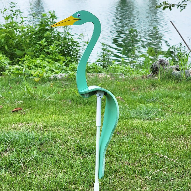 Garden Spinning Bird Decoration with Swivel Hook and Steel Build