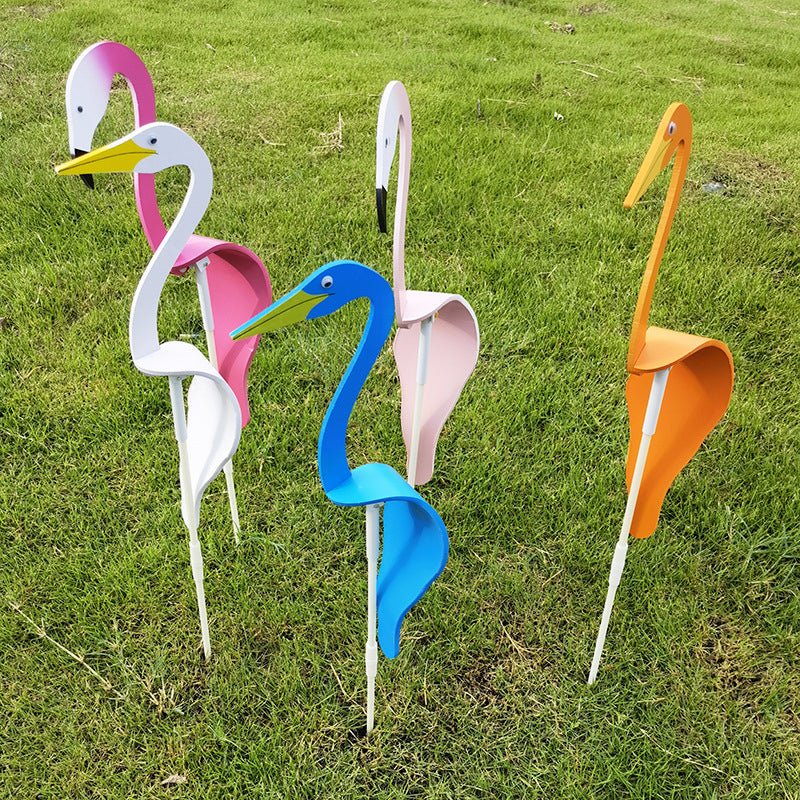 Garden Spinning Bird Decoration with Swivel Hook and Steel Build