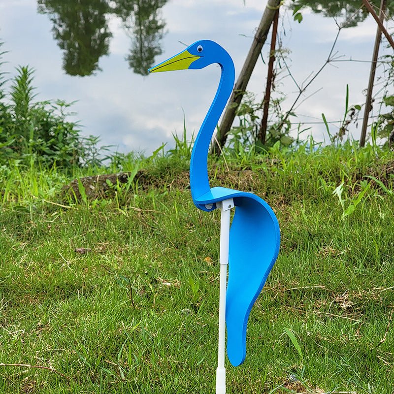 Garden Spinning Bird Decoration with Swivel Hook and Steel Build